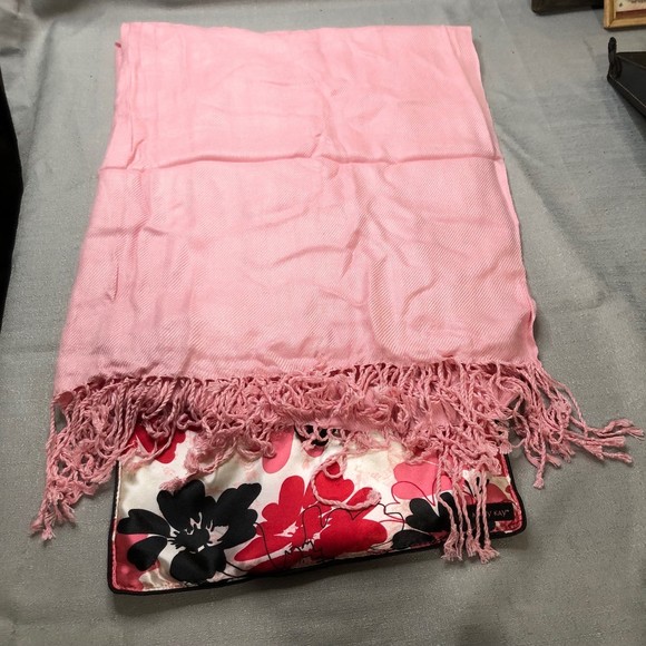 Vintage Mary Kay Exclusive Silky Cosmetic Bag w/Large Pashmina Shawl, Wrap - Picture 6 of 8